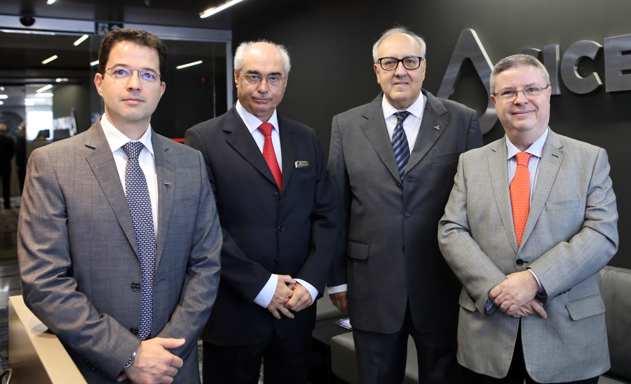 Da esquerda para direita: Bruno Baeta, Mauri Torres, João Jacques e Antônio Anastasia (Foto: Thiago Rios Gomes)